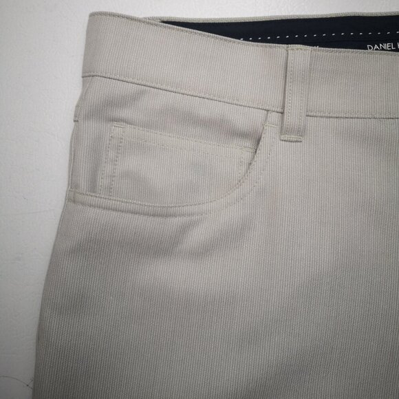 Daniel Hechter Men's Size 34/32 Light Grey Straight Legs Flat Front Pants - Picture 7 of 14